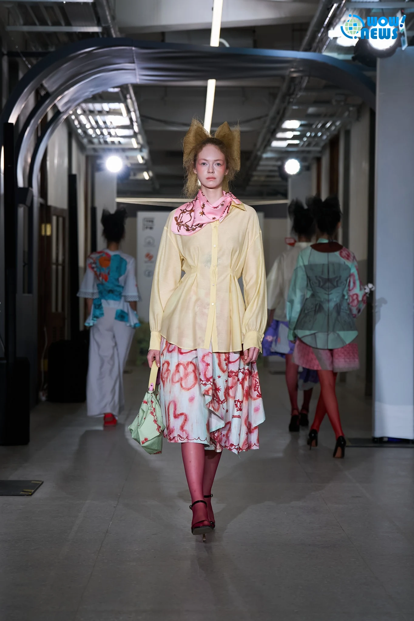 王子欣攜手珖藝印花 臺北時裝週展現柔韌英倫美學 - 照片 1