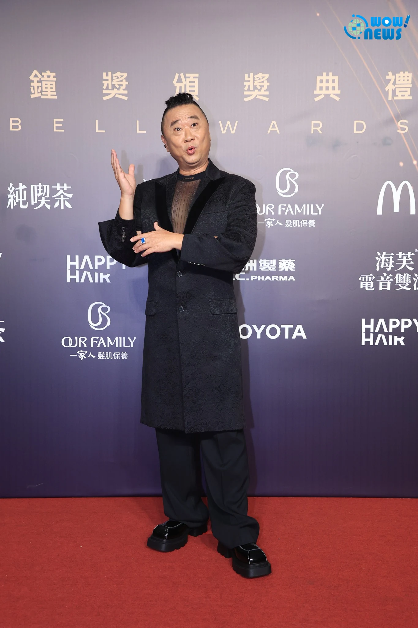 邰智源見羅時豐超狂胸肌秒認輸!《真料理兩鍋論》主持群合體走金鐘紅毯 - 照片 15