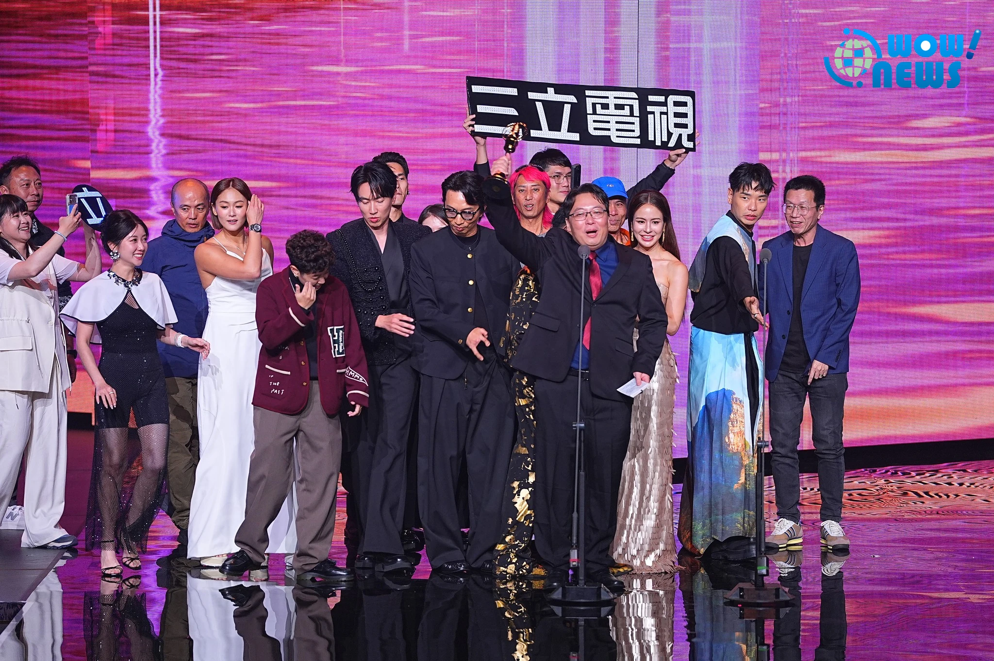 《人生幹大事》奪金鐘實境節目獎！八弟嗨喊拿命在拚、攝影師淚謝亡母 - 照片 3