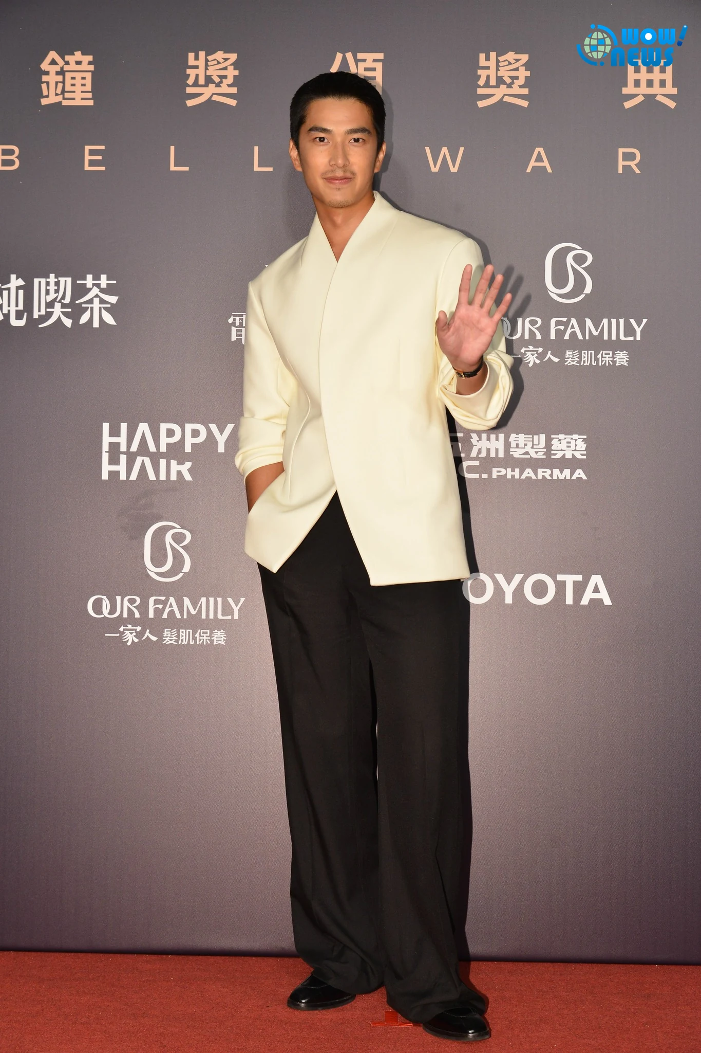 【金鐘61】曾敬驊攜柯佳嬿登紅毯！自曝嗑蛋撻淡定迎戰視帝、秀流利台語 - 照片 7