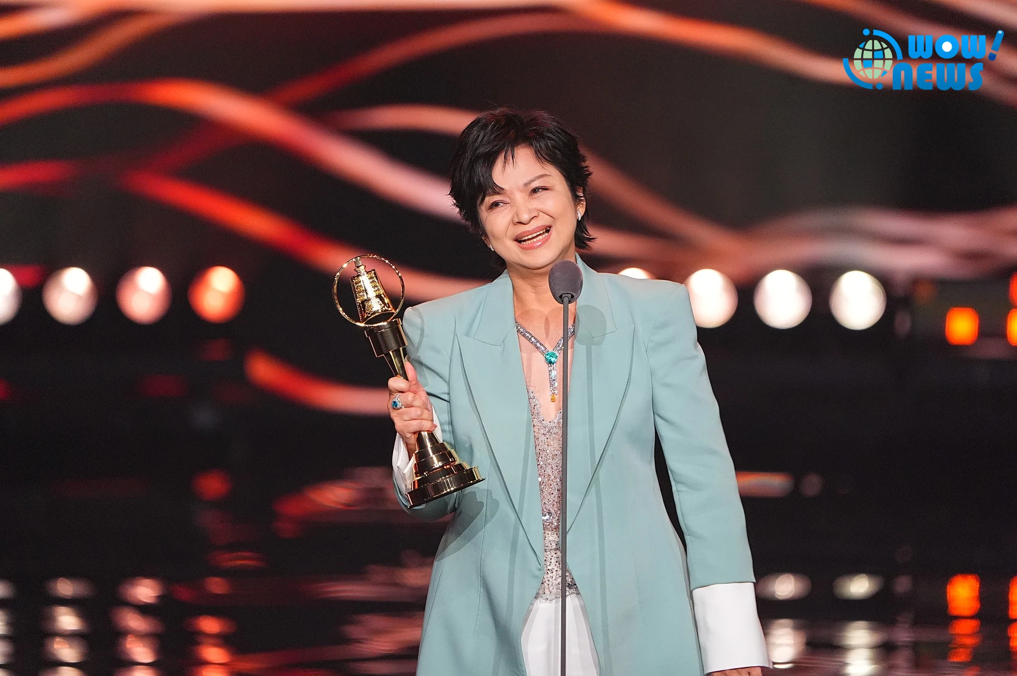 楊貴媚《我們與惡的距離II》奪金鐘61視后！登台哽咽淚謝劇組信任 - 照片 3