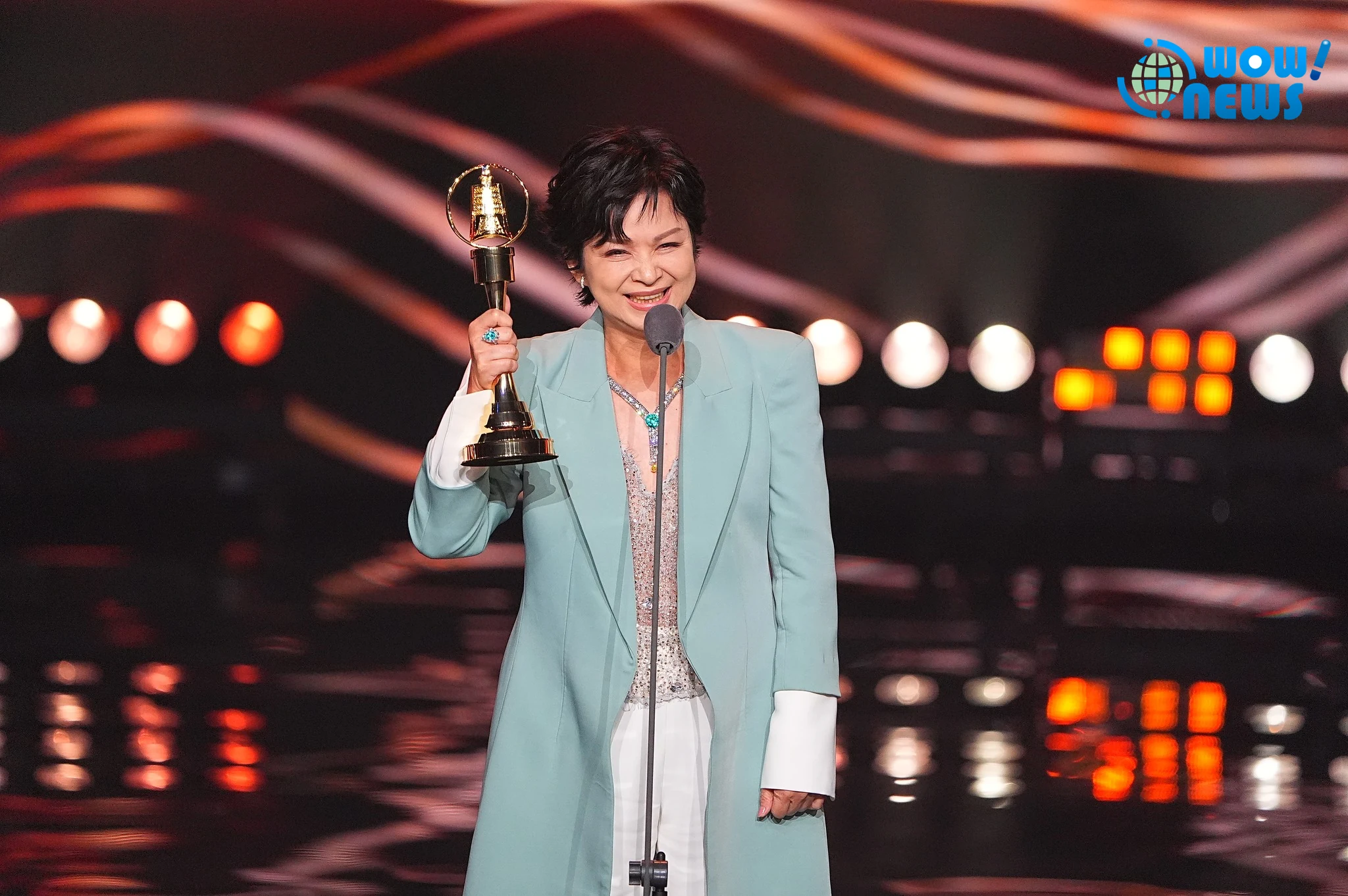 楊貴媚《我們與惡的距離II》奪金鐘61視后！登台哽咽淚謝劇組信任 - 照片 5