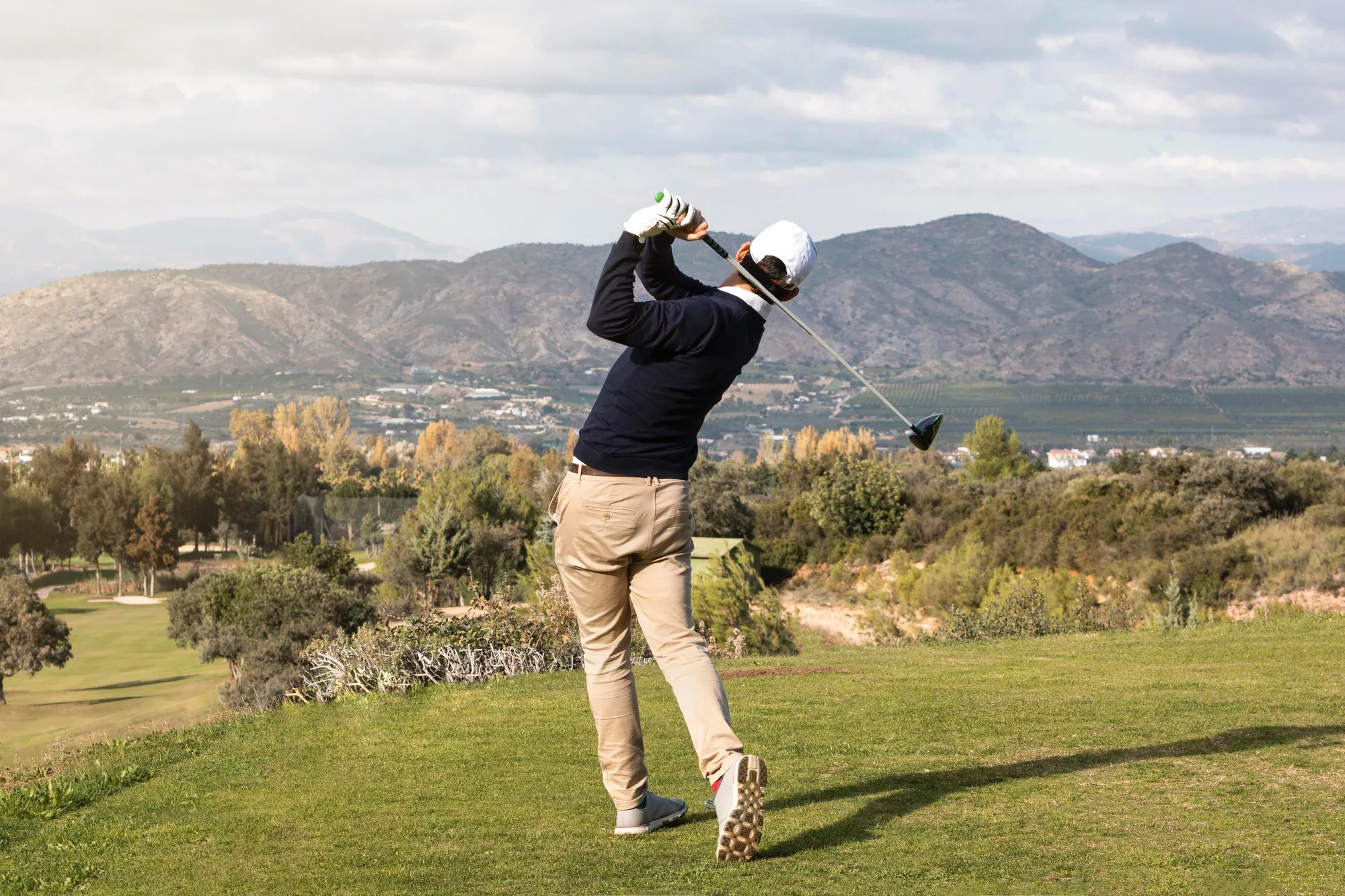 Simple Exercises to Improve Your Golf Swing