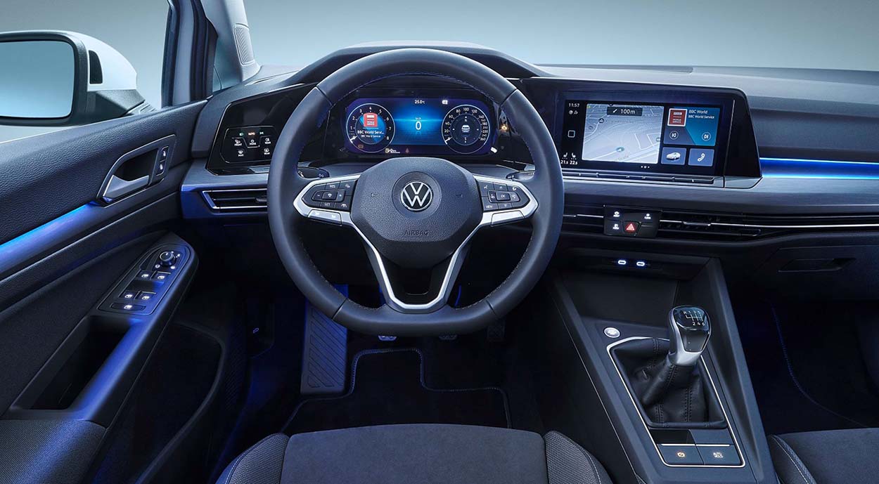 2020-volkswagen-golf-int-1