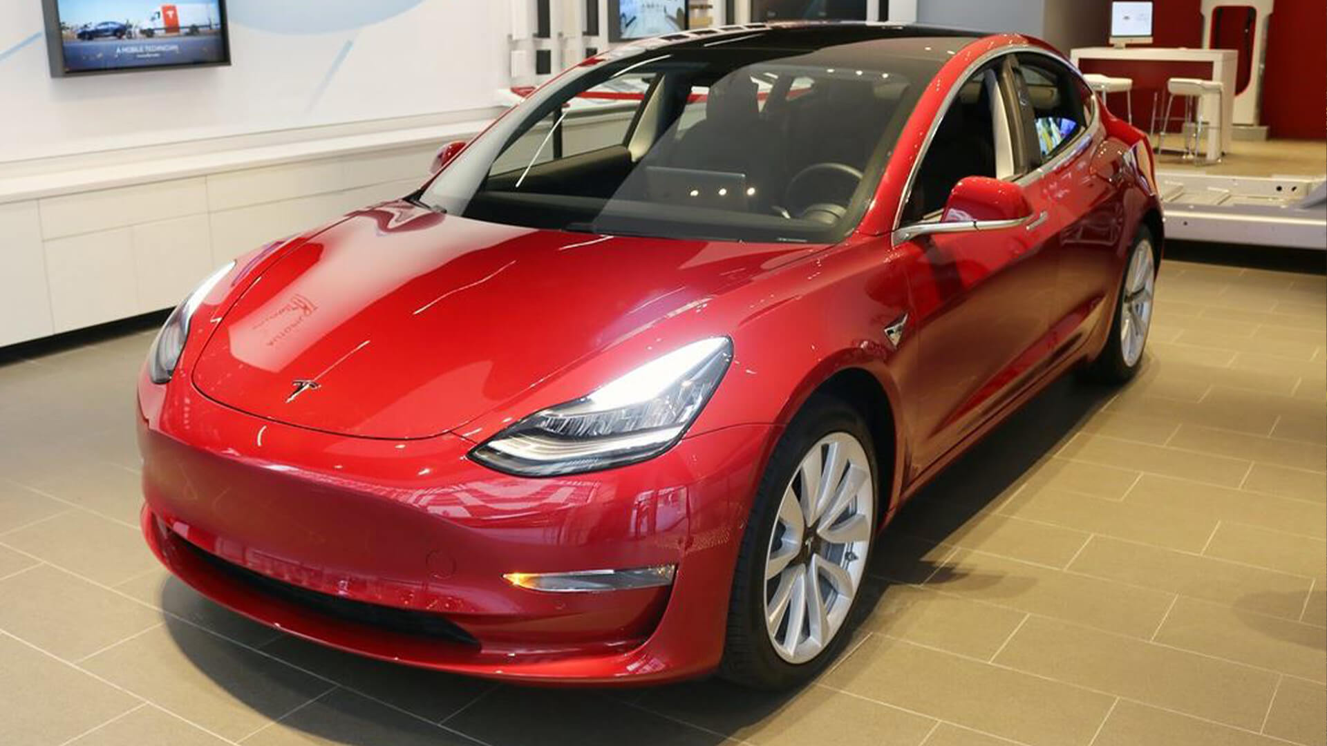 Luxury electric cars: Jaguar I-PACE or a Tesla Model 3?