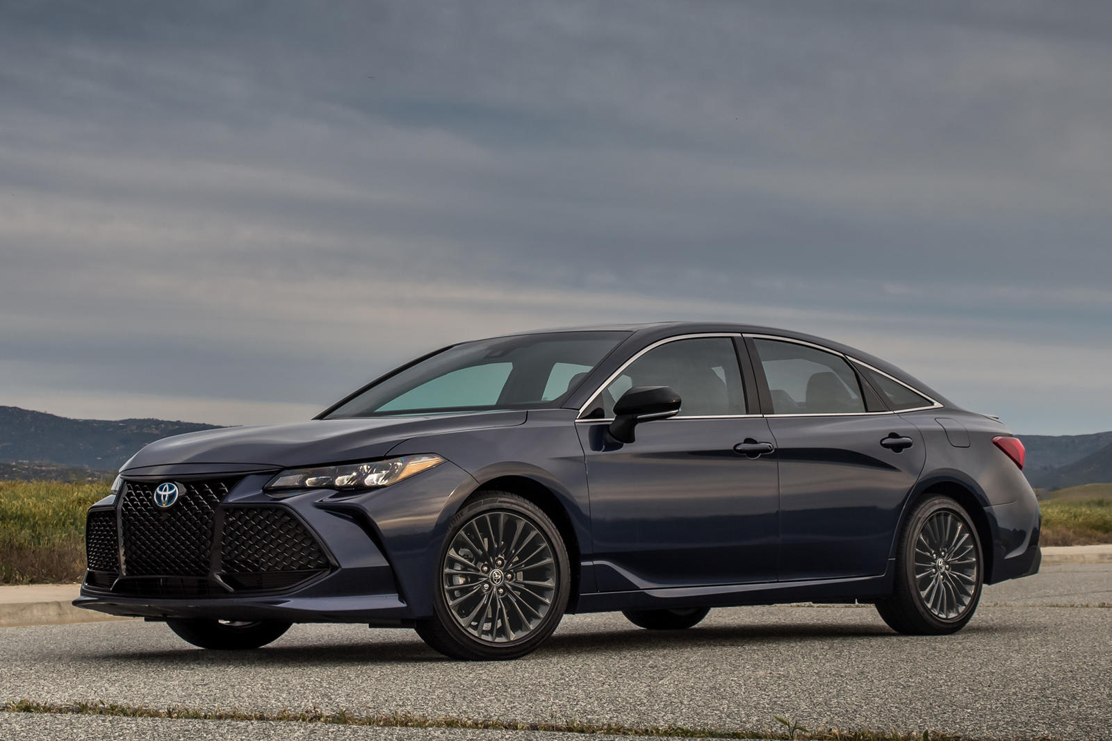 2020-Toyota-Avalon-Nightshade-Edition