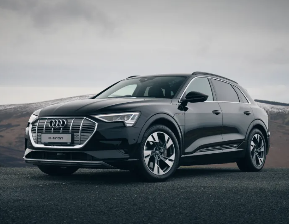 Audi e-tron.