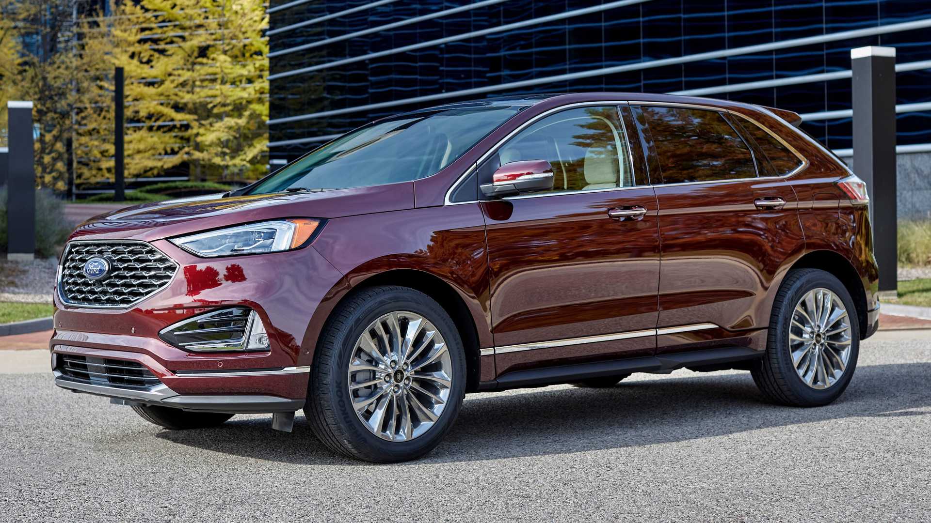 2021-ford-edge-three-quarters