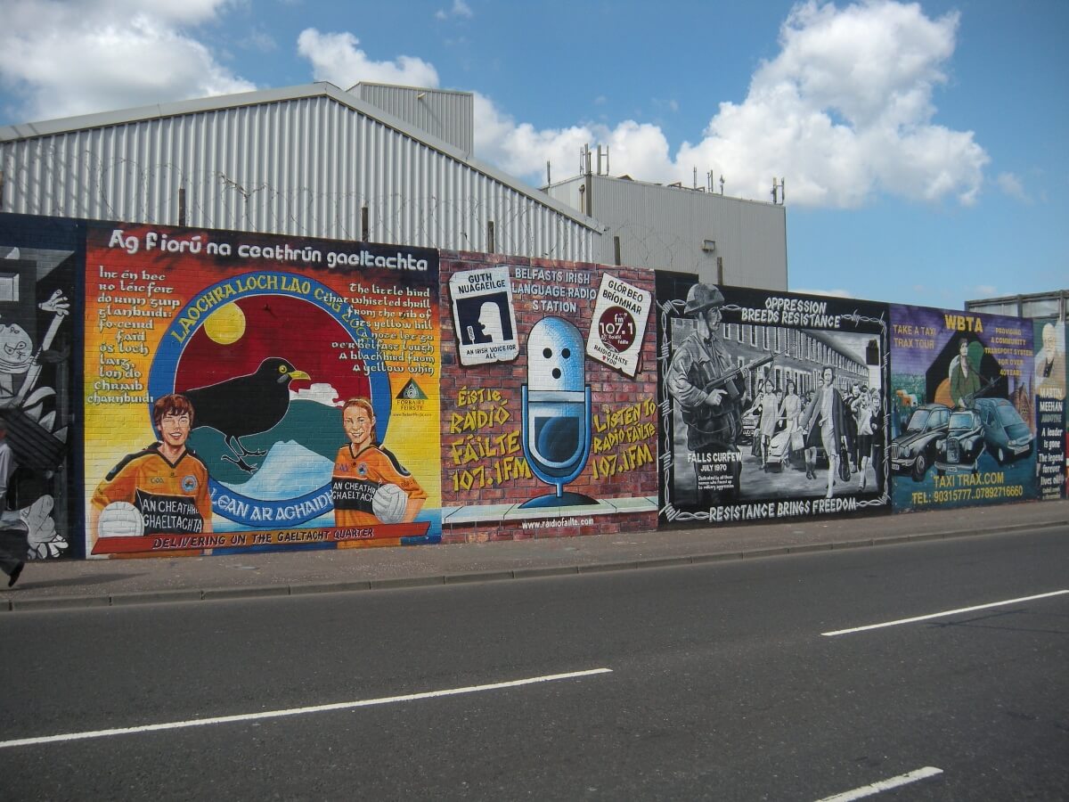 Murales políticos en los barrios de Belfast. 