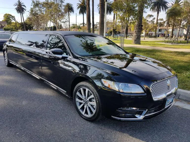 2017-black-140-inch-lincoln-continental-limousine-right-front-scaled-768x576