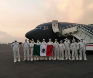 Gobierno envía avión para repatriar a esposa de mexicano fallecido en Perú: Ebrard