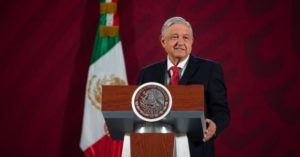 López Obrador anuncia créditos para apoyar a negocios por Covid-19