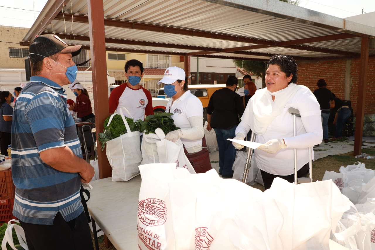 Ayuntamiento de San Andrés Cholula entrega despesas a bajo costo que impulsan la economía local