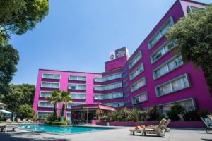 Hoteles Best Western y Fiesta Inn serán refugios para personal médico