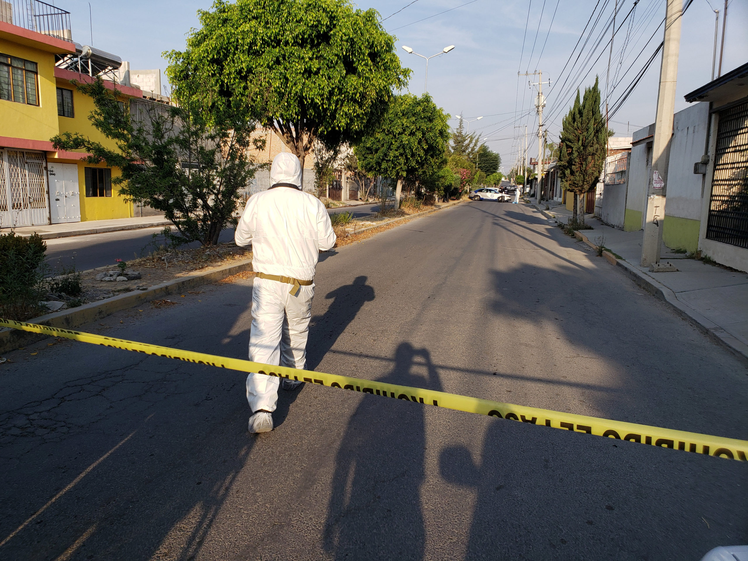 Abandonan a mujer desnuda y sin vida en la colonia SNTE