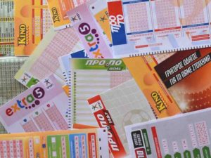 Hombre gana la lotería, podrá cobrar premio hasta el fin de cuarentena