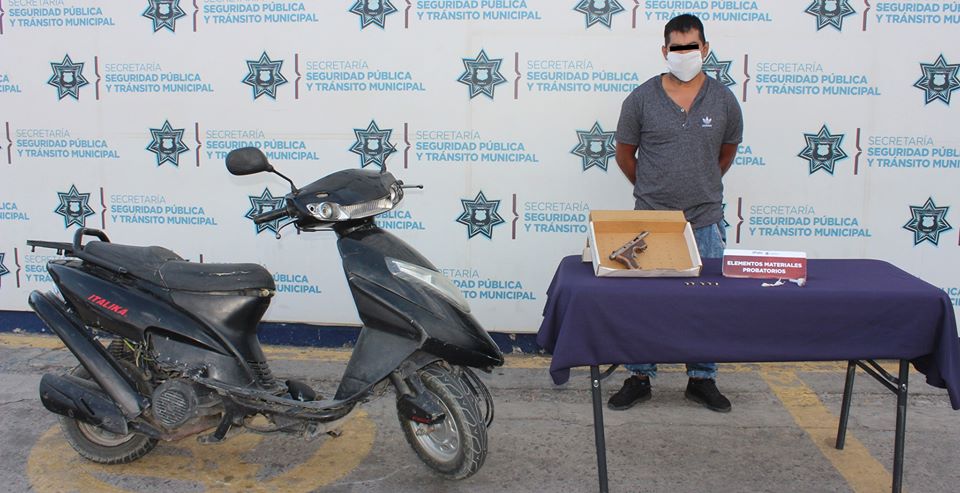 Por portación de arma de fuego fue detenido un motociclista en la colonia SNTE