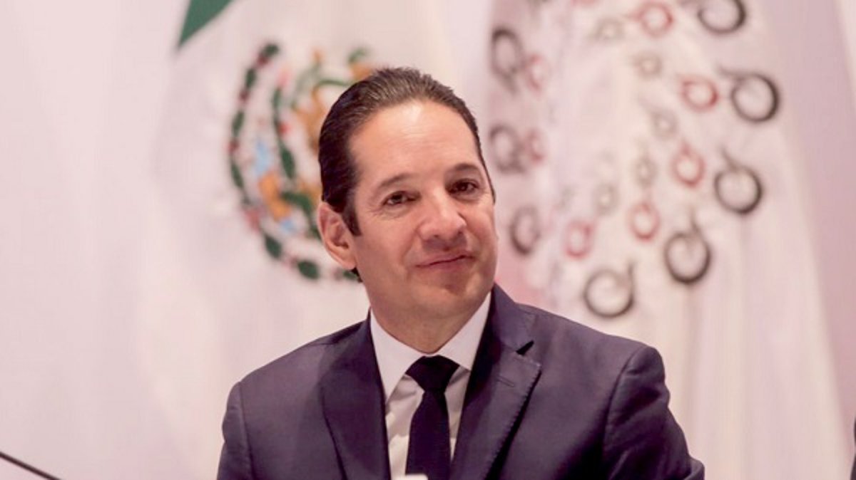 Gobernador de Querétaro vence al Covid-19; lo dan de alta