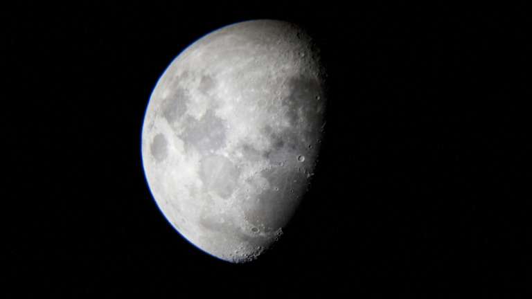 Un pedazo de la Luna puede ser tuyo