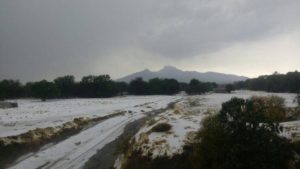 Sorprende granizada a habitantes de Acajete