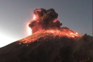 Registra volcán Popocatépetl explosión, semáforo se mantiene en Fase 2
