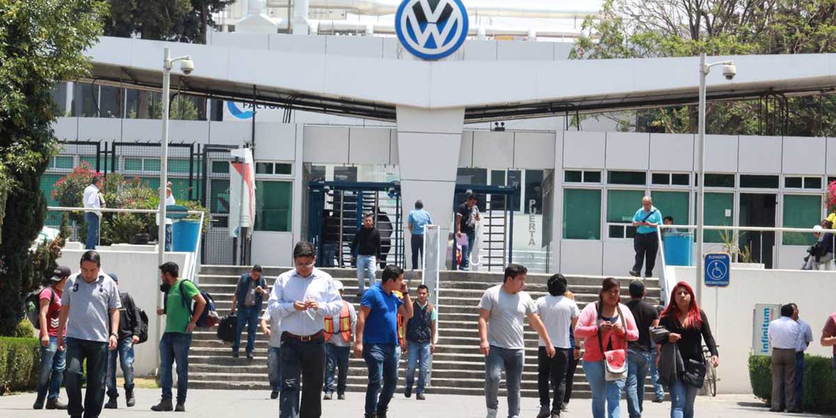 Volkswagen de México extiende la suspensión de actividades