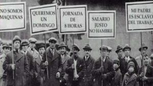 “Ocho horas para el trabajo, ocho para el sueño y ocho para la casa”, lema de la lucha obrera