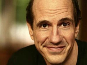 Muere Sam Lloyd tras perder batalla contra el cáncer