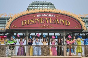Disney reabre su parque en Shanghai, pero con restricciones