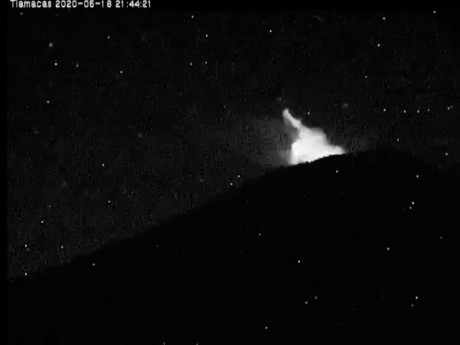 Registra volcán Popocatépetl emisiones de vapor de agua y gases