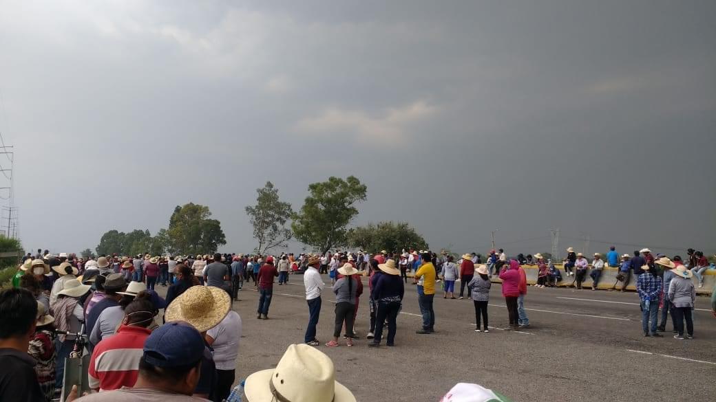 Segob entabla diálogo con pobladores de San Antonio Mihuacán; continúa cerrada la Autopista – México Puebla