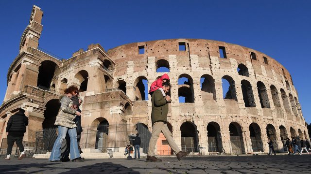 Italia anuncia reapertura de gimnasios, cines y aeropuertos