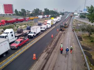 Pobladores de Miahuacán bloquean la autopista México- Puebla