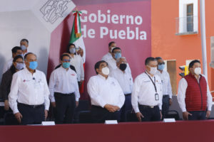 Reconocen trabajo de personal de salud en ceremonia del 1° de Mayo