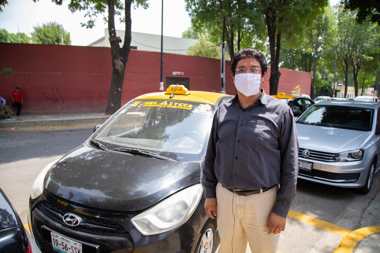 Con operativos sanitarios, SMT supervisa a taxis