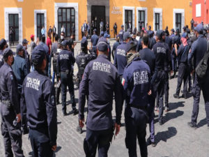 La revuelta policiaca le pega a los poblanos