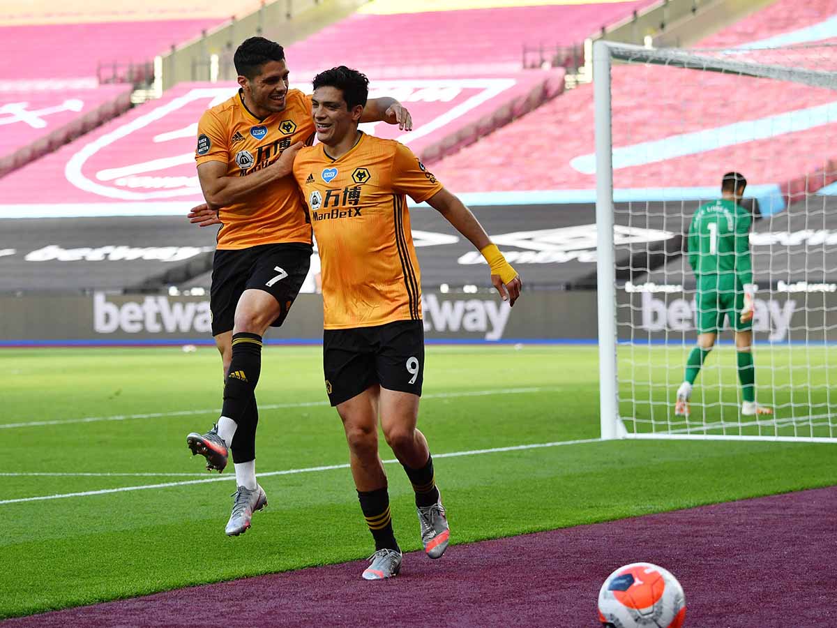 Raúl Jiménez regresa feliz; marca gol con el Wolverhampton