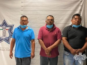 Policía Estatal y de Tehuacán aseguran a tres por presunta comercialización ilícita de combustible