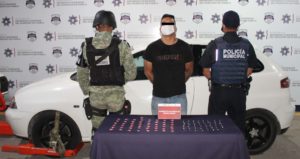 Detienen Guardia Nacional y Policía Municipal a un hombre con 100 dosis de droga