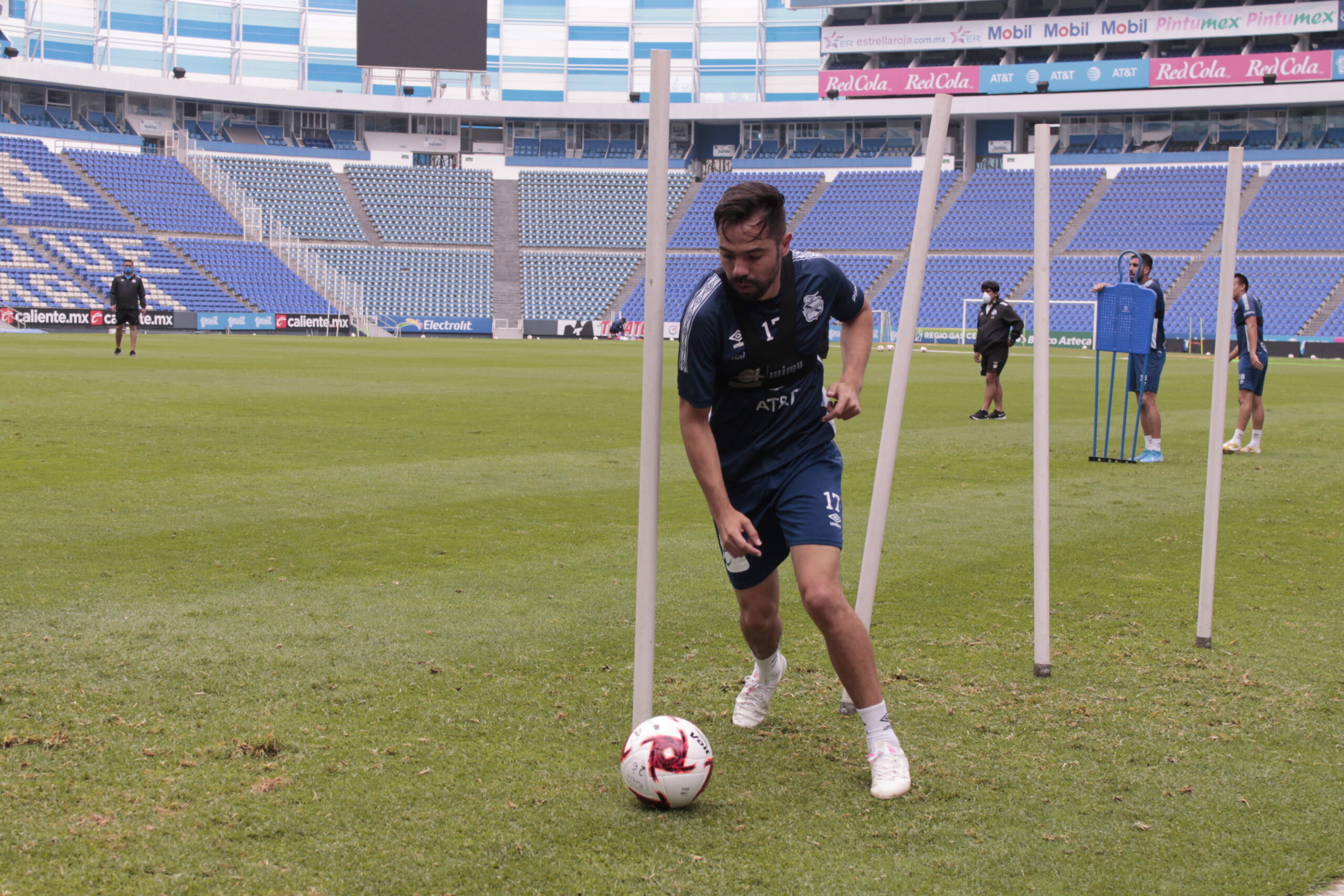 Firma contrato George Ulises Corral Ang con el club Puebla de La Franja