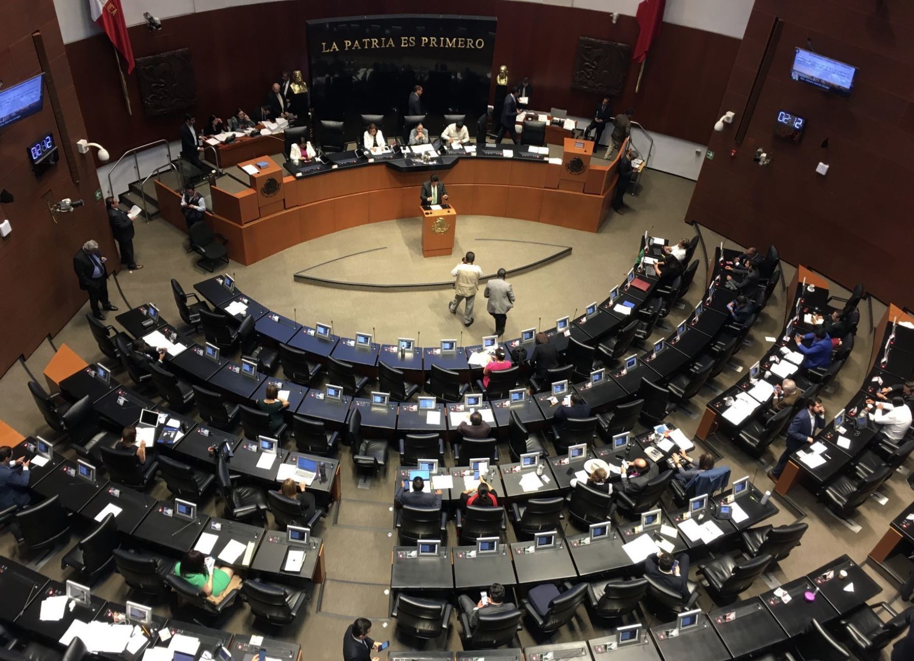 Solo sesionarán 50 senadores y diputados para evitar contagios