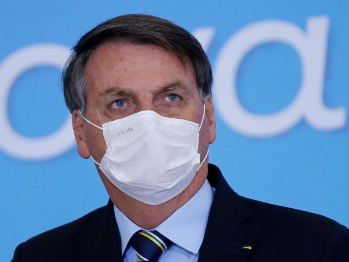 Juez ordena al presidente de Brasil, Jair Bolsonaro, el uso obligatorio de cubrebocas