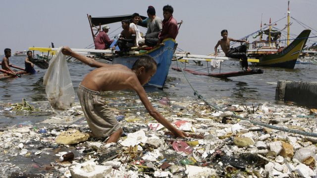 Pandemia de Covid-19 aumenta consumo de plásticos, alerta Greenpeace