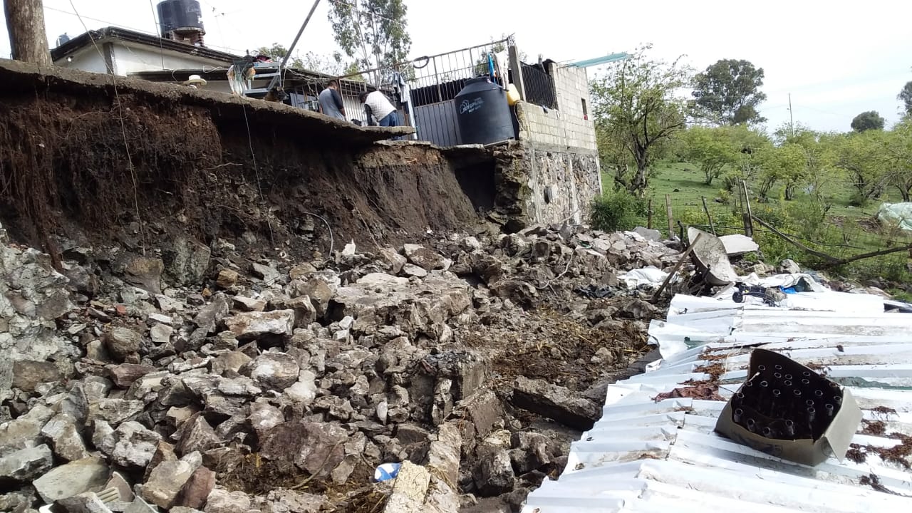 Coordina Segom limpieza de escombro en Azumiatla para evitar riesgos por lluvia