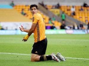 Raúl Jiménez pierde pulso; Wolves tropiezan