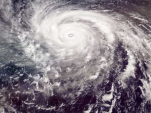 ”Hanna” se vuelve huracán mientras avanza hacia Texas