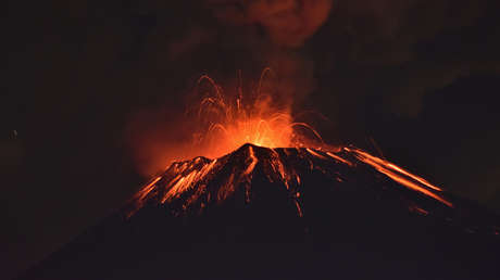 El volcán Popocatépetl arrojó fragmentos incandescentes