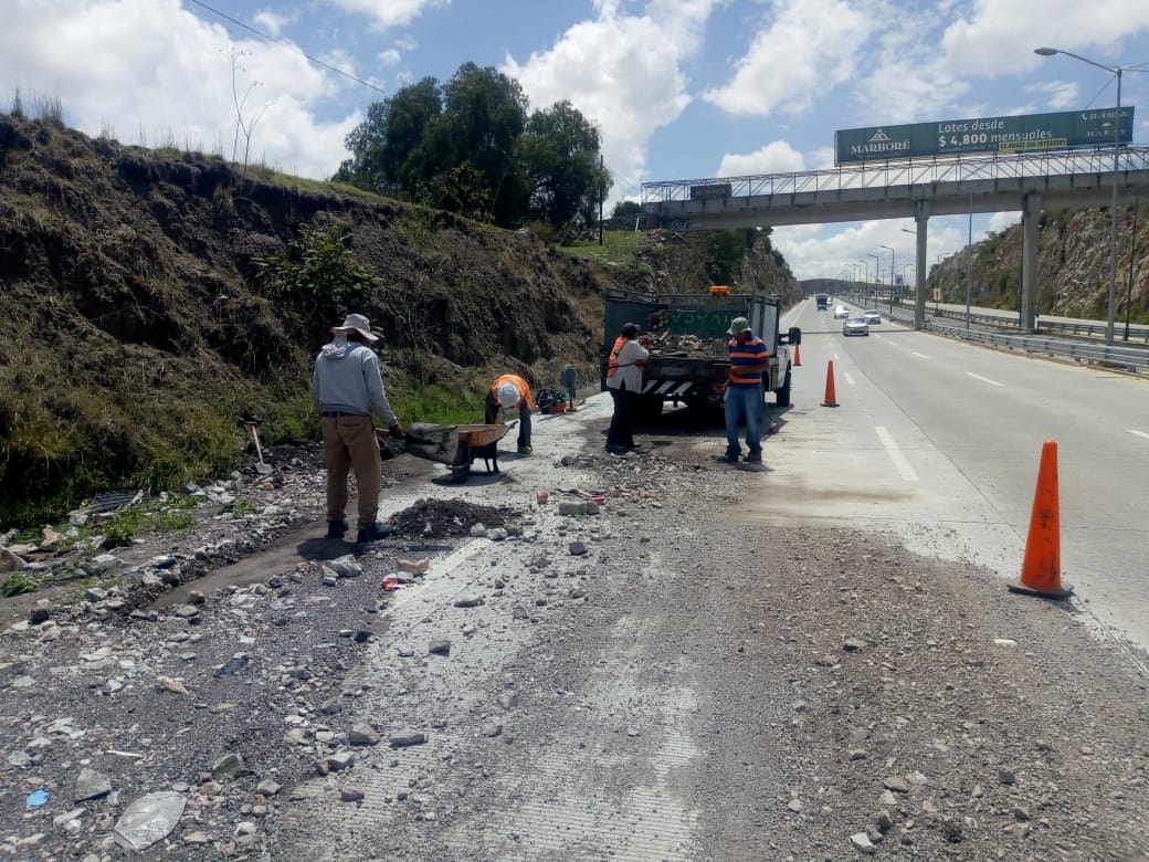 Mantiene Infraestructura trabajos de limpieza en el Periférico