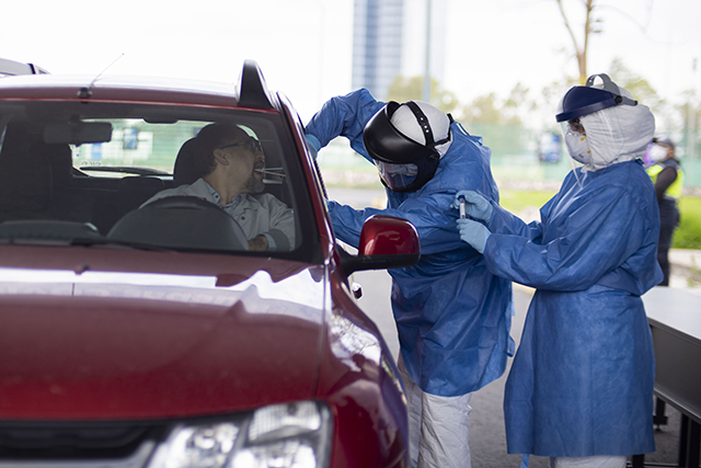 Realizará BUAP pruebas COVID-19 a sus derechohabientes “sin bajar del auto”