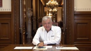 AMLO se compromete a atender con prioridad la hipertensión y diabetes de los mexicanos